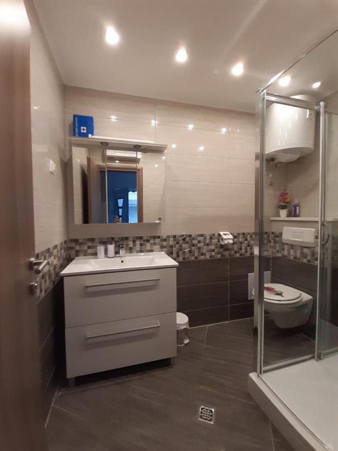Apartment Lucky With Jacuzzi Trogir Eksteriør billede