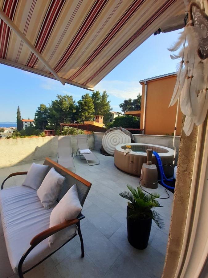Apartment Lucky With Jacuzzi Trogir Eksteriør billede