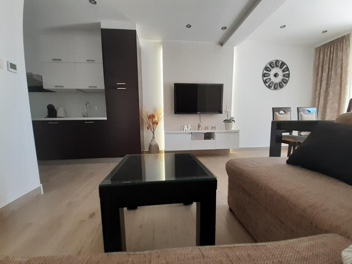 Apartment Lucky With Jacuzzi Trogir Eksteriør billede