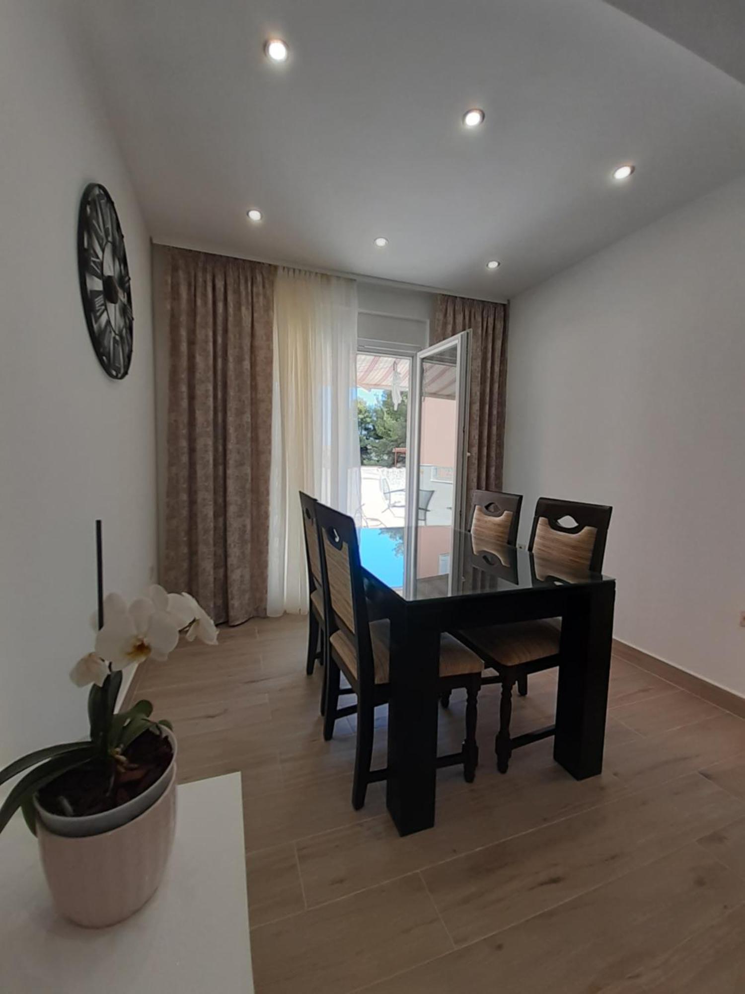 Apartment Lucky With Jacuzzi Trogir Værelse billede