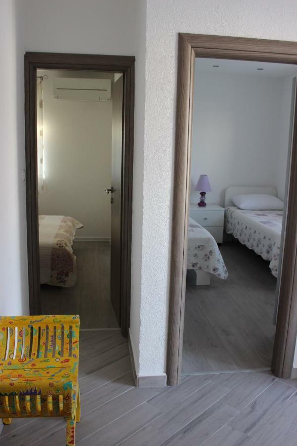 Apartment Lucky With Jacuzzi Trogir Eksteriør billede