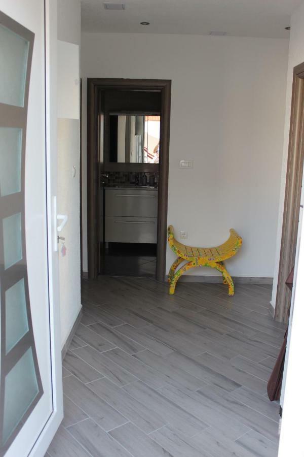 Apartment Lucky With Jacuzzi Trogir Eksteriør billede