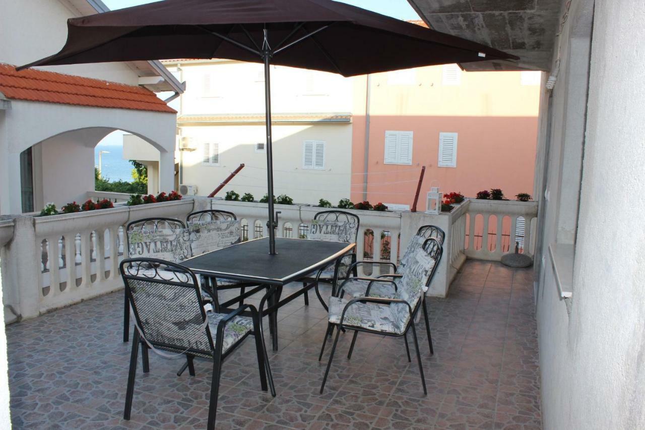 Apartment Lucky With Jacuzzi Trogir Eksteriør billede
