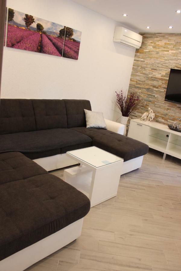 Apartment Lucky With Jacuzzi Trogir Eksteriør billede